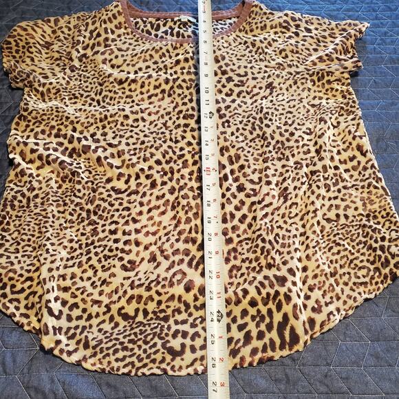 Kori America Size S Beige Velvet Burnout Leopard Print Top Semi Sheer Oversized - Picture 7 of 7